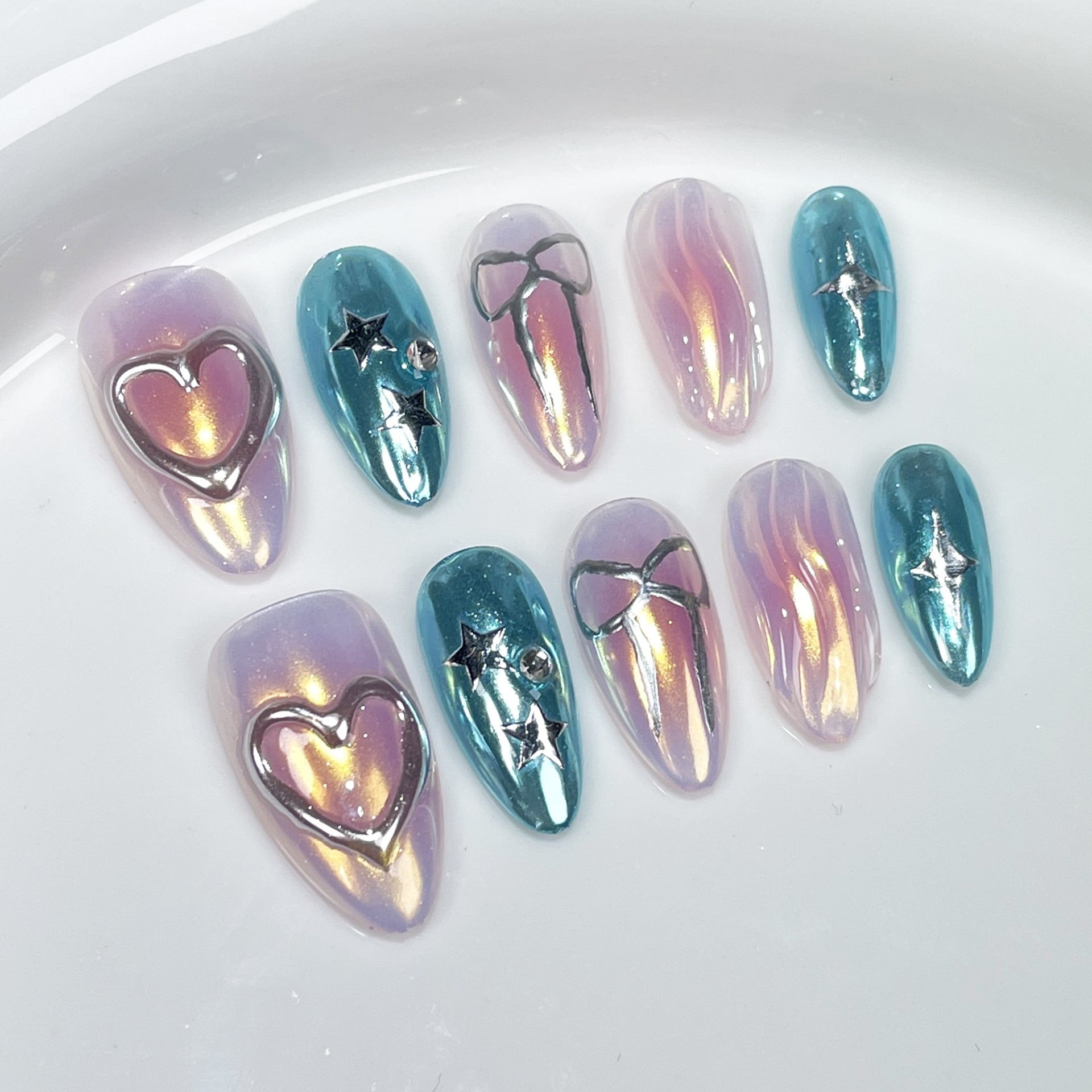 Aurora Metal Press on Nail - Laura MarlaPress on Nail