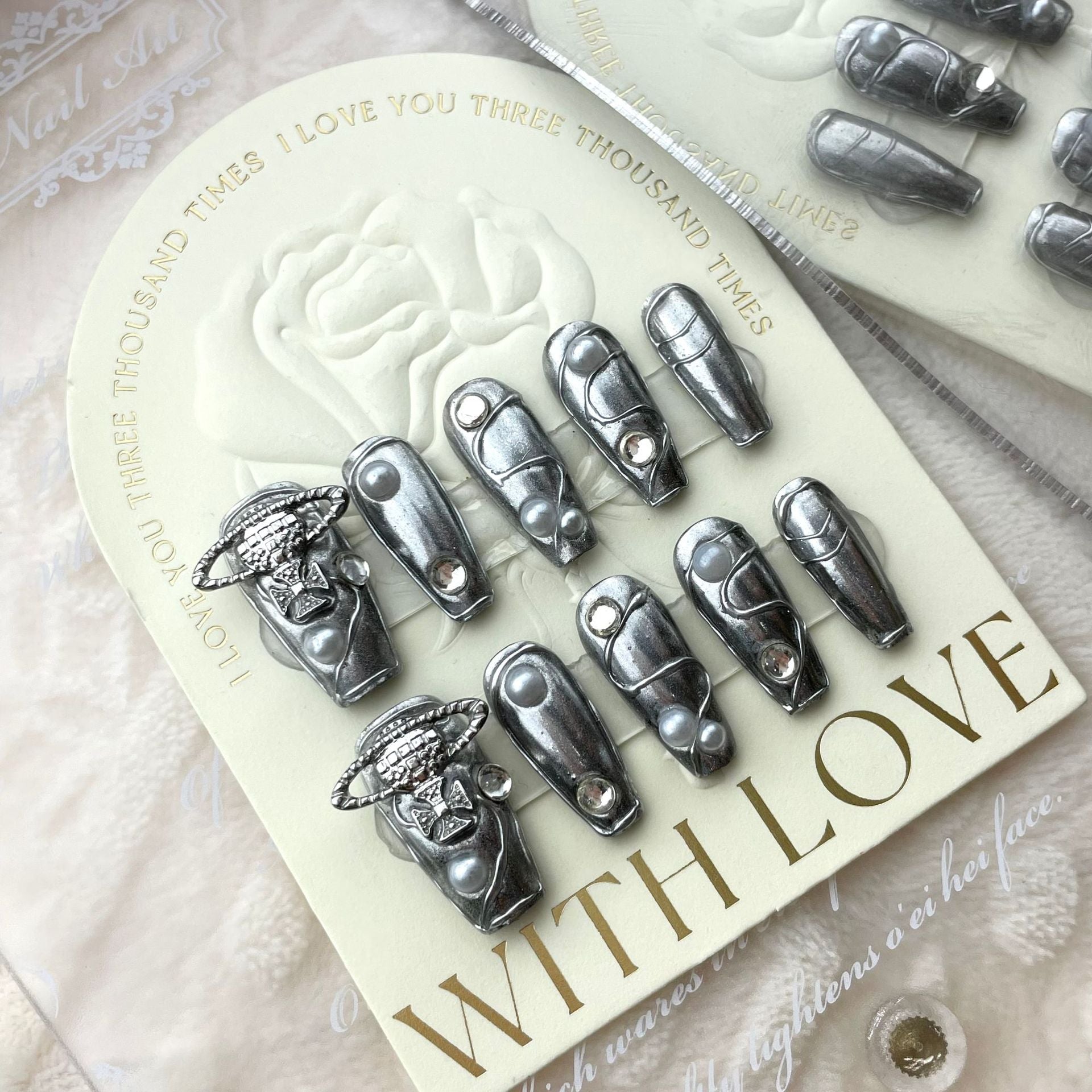 Silver Press on Nail - Laura MarlaPress on Nail