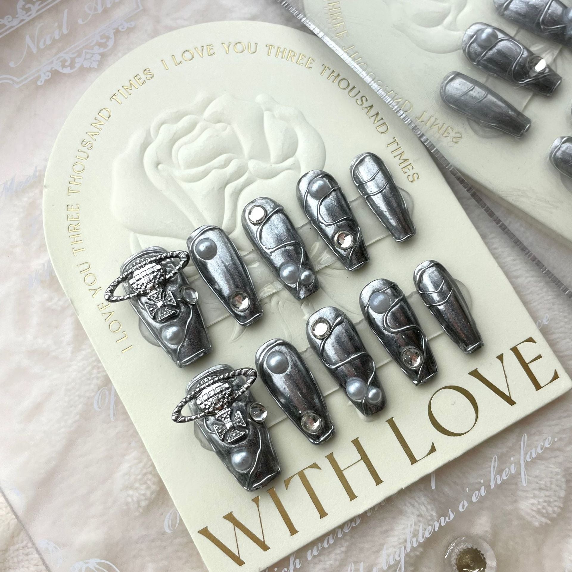 Silver Press on Nail - Laura MarlaPress on Nail